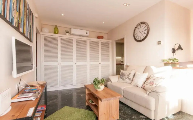 1 bedroom private rooftop terrace