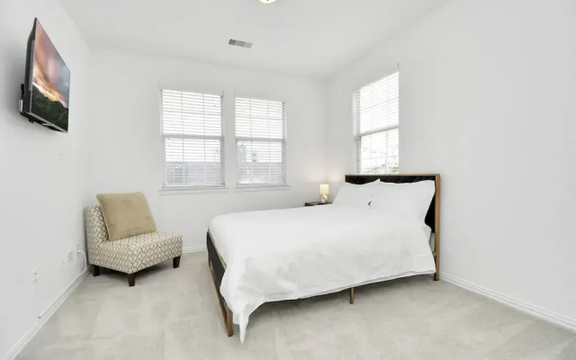 Lux Galleria Home-5BR Roof Deck