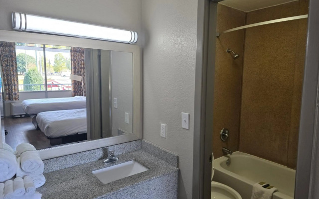 Motel 6 Raleigh, NC – Downtown South