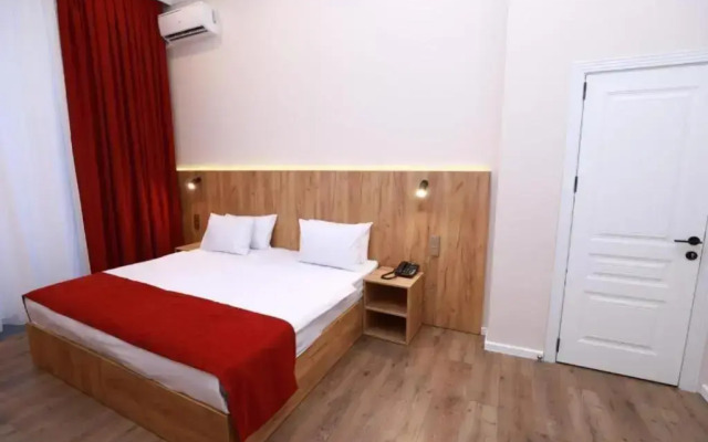 London Hotel and Guest House