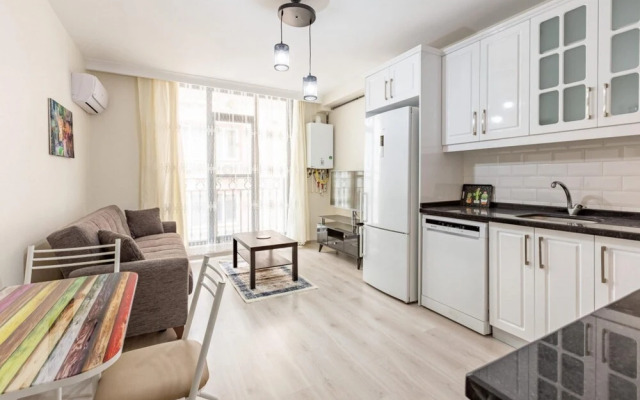 Central Apartment Near Cevahir Mall in Sisli
