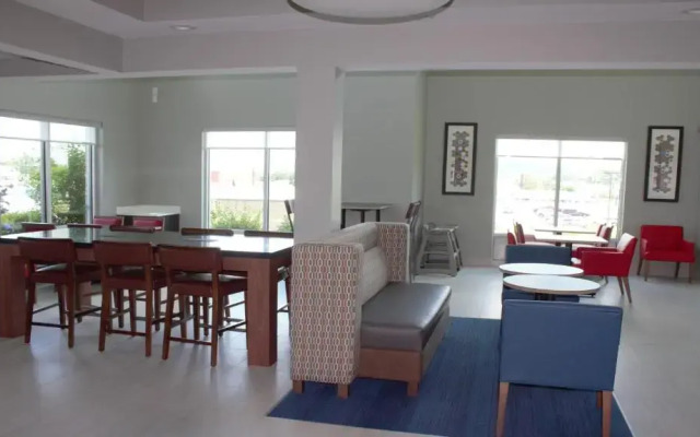 Holiday Inn Express & Suites Somerset Central by IHG