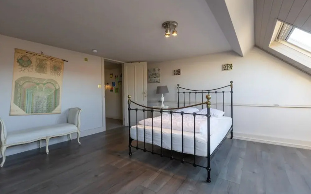 Holiday Home for 8 People Near the sea