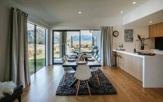 Bull Ridge Retreat - Sleeps 8 - Hot Tub