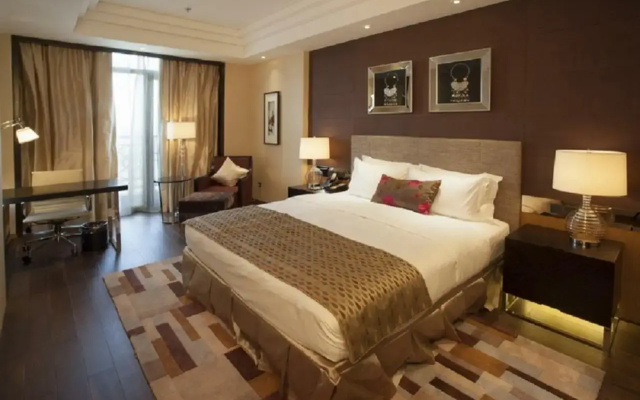 Lee Garden Service Apartment