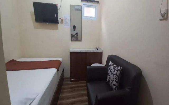 OYO 93668 Buah Batu Guest House
