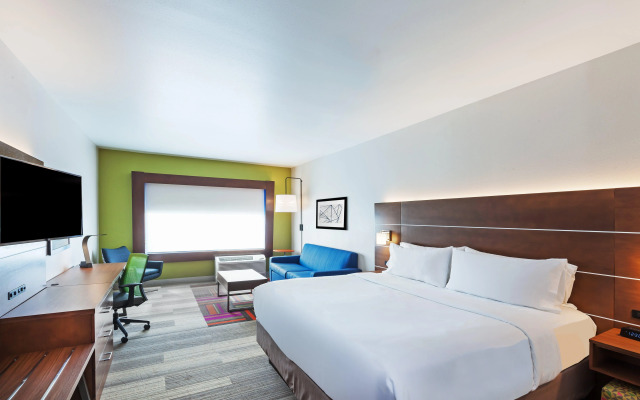 Holiday Inn Express & Suites Chanute by IHG