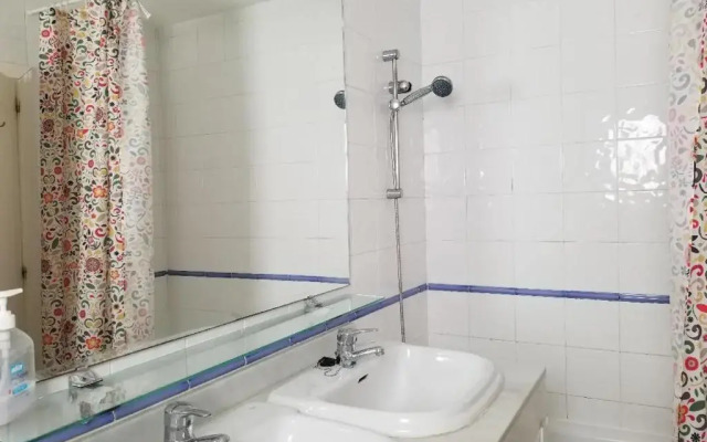 Spaciously Cosy Apartment 5b close to beach