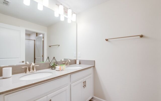 Stylish Home w/ Private Pool, 10 Min. From Disney!