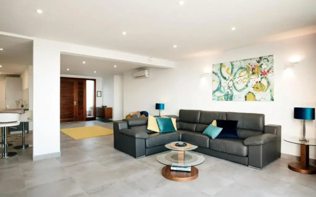 Villa Tendereteros - 4 Bedrooms large pool and hot tub