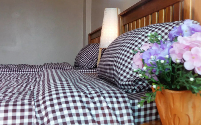 OYO 349 Aroonrung House