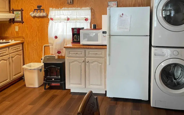 Pet-friendly Cloudcroft Cabin w/ Forest Views!