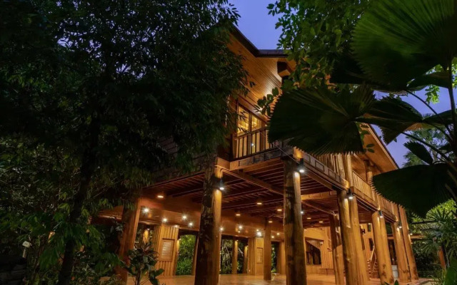 Vanasin Residence