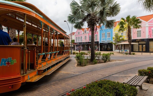 Oranjestad City Suites