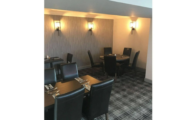 The Knowes Hotel & Restaurant