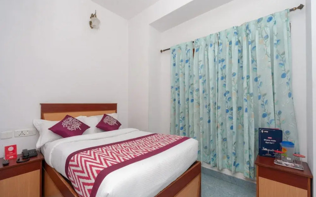 OYO 16645 Hotel Grand Palace