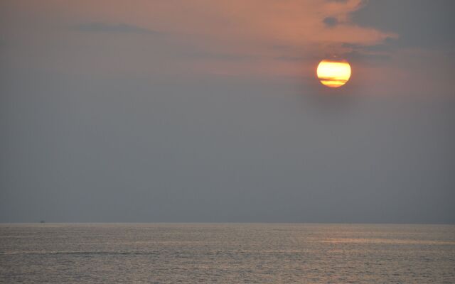 Pranee Beach Bungalows
