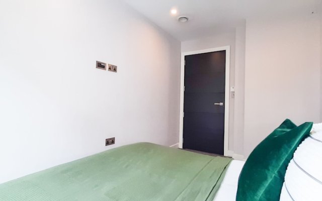 Two Bed Serviced Apt in Old Street