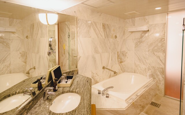 Oriental Hotel Okinawa Resort & Spa