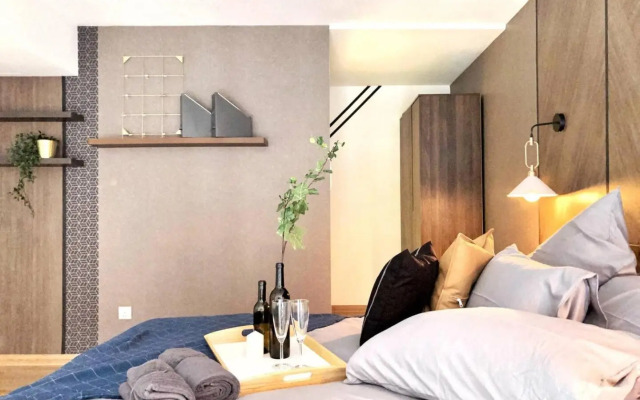 Modern Industrial Duplex Loft- Ekocheras-MRT 3pax