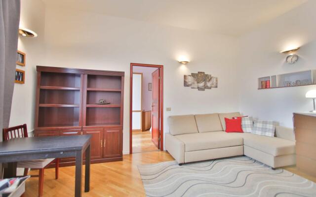 Апартаменты на набережной реки Фонтанки 12