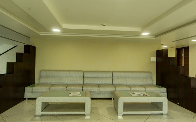 OYO 26698 Hotel Shringar Palace