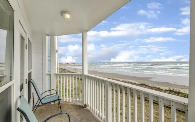Seascape 2111 2 Bedroom Condo by RedAwning