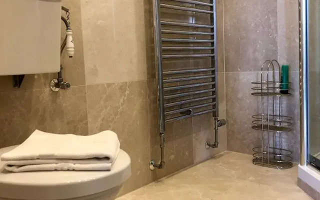 4 Bed Apartment, Sleeps 8-10