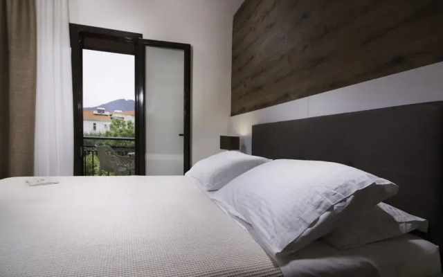 Kamelia & Semeli Hotel