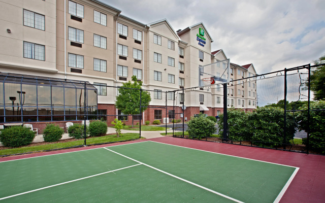 HOLIDAY INN EXPRESS & SUITES INDIANAPOLIS - EAST by IHG