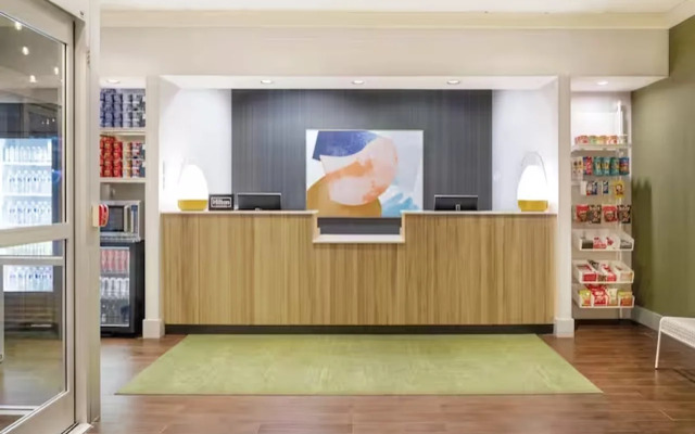 Spark by Hilton Houston Bush Intercontinental Airport