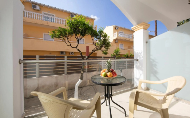 Lefkimi Hotel