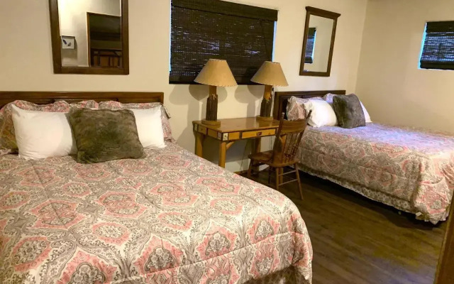 Grey Squirrel Resort & Vacation Rental Homes