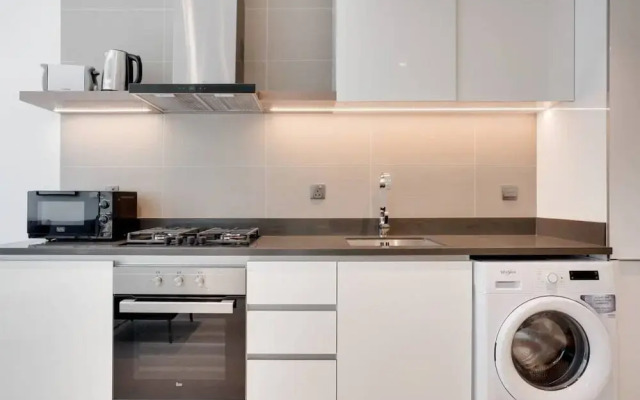 Modern Apartment With Amazing Infinity Pool