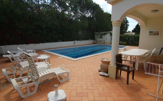 Rent Villa and Apartment in Oasis Parque Country Club, Nr. Portimao, Algarve