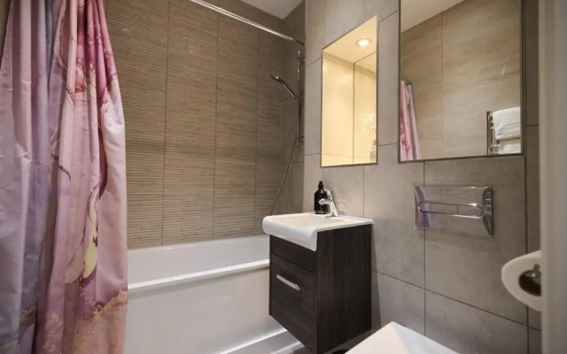 The Harlesden Place - Modern 3bdr Flat With Balcony