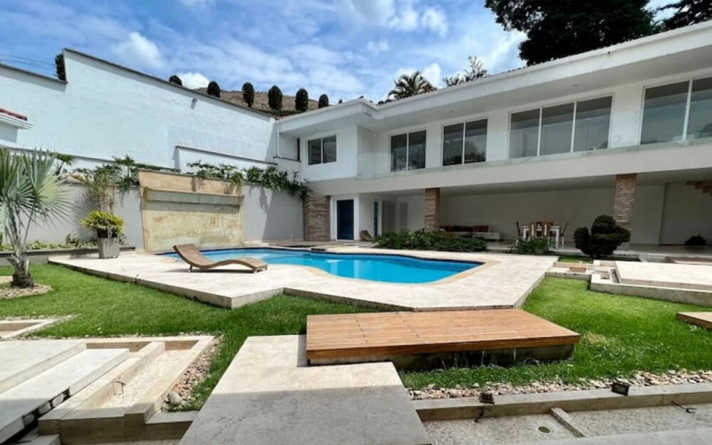 Villa Campestre con Piscina en Cali
