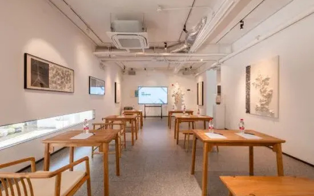 Jinghu Greater Bay Area Renwen Hotel