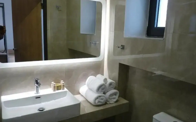 Comfort Suites and Rooms