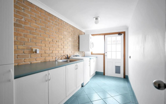 NOBLEVIEW Gerringong 4pm check out Sundays