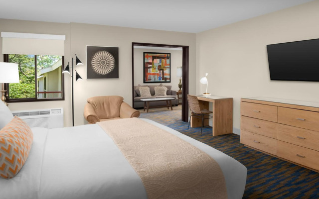 Ashland Hills Hotel & Suites
