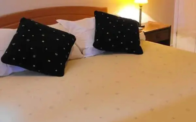 Seven Apart Hotel