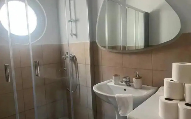 3Bdr Ideal Central Athenian Apt