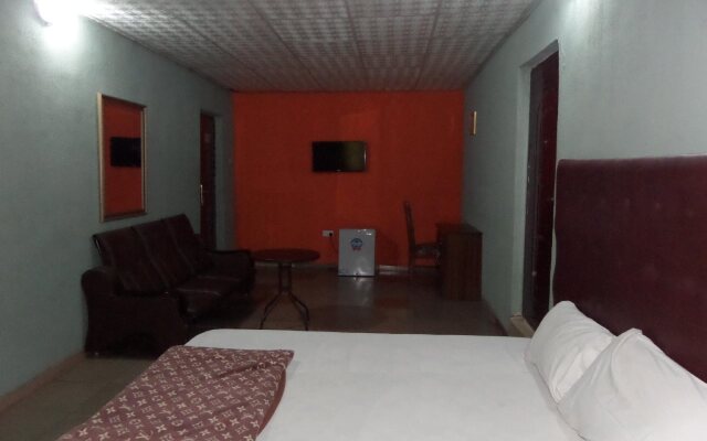 Metro Hotel Ajeigbe