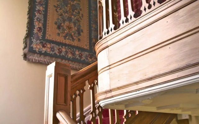 Bard House Bed & Breakfast