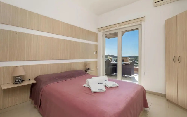 Awesome Home in Stinica With Sauna, Wifi and 6 Bedrooms