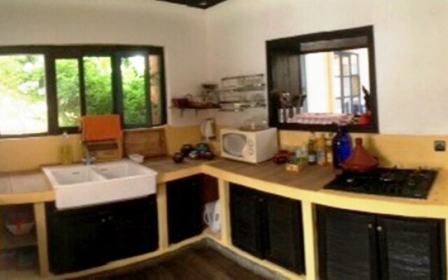 Safran Twin Room, Swimming Pool, Breakfast Included, Wifi