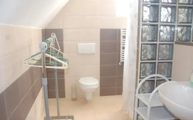 Hotelik Za Murem