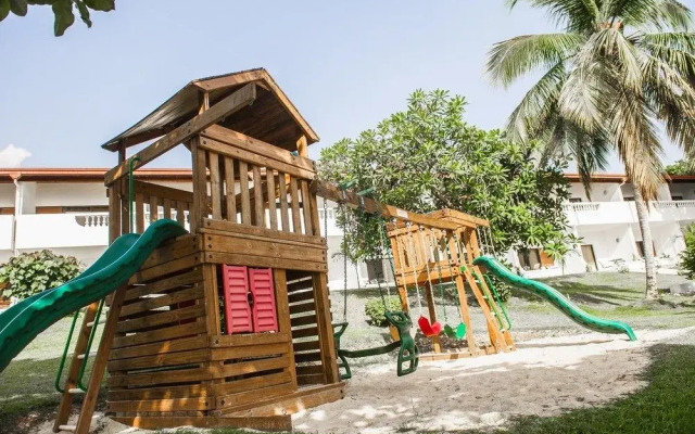 Wahoo Bay Beach Club & Resort