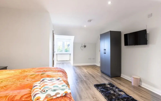 Beautiful 3BD Home Situated in Solihull